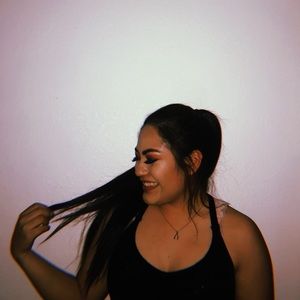 Meet your Posher, Casandra